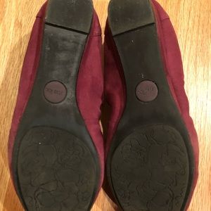 me too Shoes - Me Too suede flats burgundy Size 9 me too Shoes - Me Too suede flats burgundy Size 9